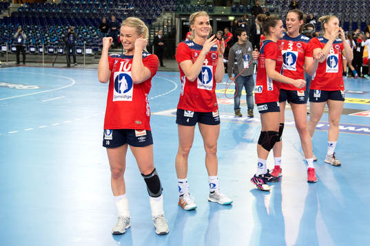 Norges Stine Bredal Oftedal jublar