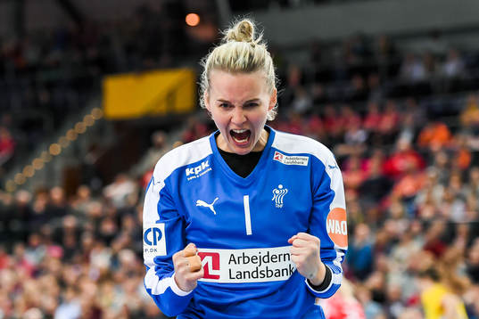 Danmarks målvakt Sandra Toft jublar i kvartsfinalen mellan