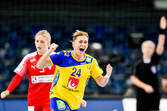 Sveriges Nathalie Hagman jublar i kvartsfinalen mellan