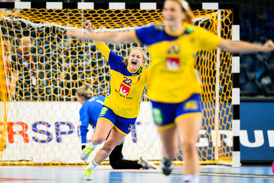 Sveriges Hanna Blomstrand jublar i kvartsfinalen mellan