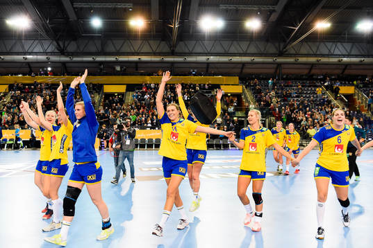 Sveriges spelare jublar