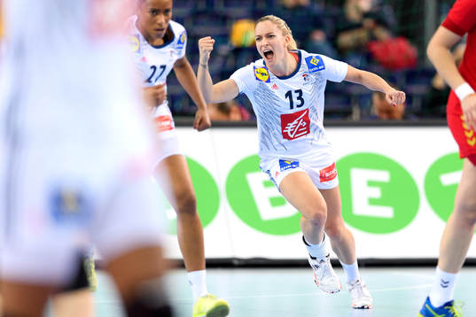 Frankrikes Manon Houette jublar i kvartsfinalen mellan
