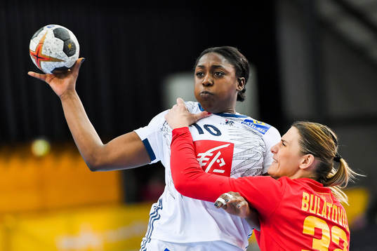 Frankrikes Grace Zaadi och Montenegros Katarina Bulatovic i