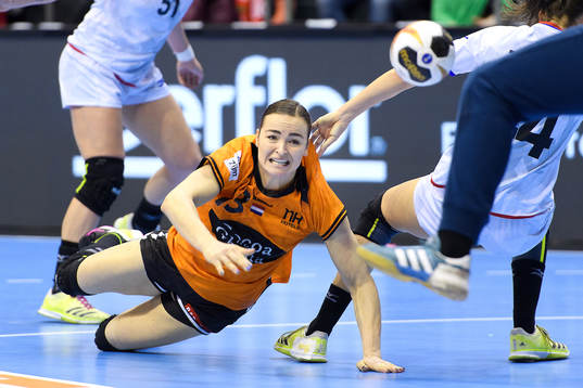 Nederländernas Yvette Broch i kvartsfinalen mellan