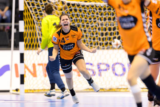 Nederländernas Martine Smeets jublar i kvartsfinalen