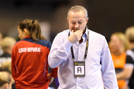 Tjeckiens förbundskapten Jan Basny deppar i kvartsfinalen