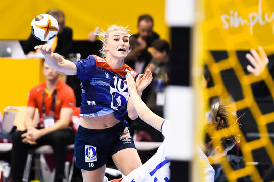 Norges Stine Bredal Oftedal i kvartsfinalen mellan Norge