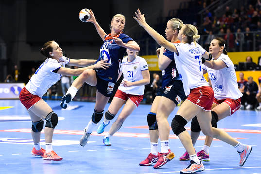 Norges Stine Bredal Oftedal  i kvartsfinalen mellan Norge