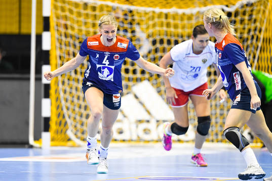 Norges Veronica Egebakken Kristiansen jublar i