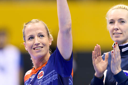 Norges Heidi Løke tackar publiken
