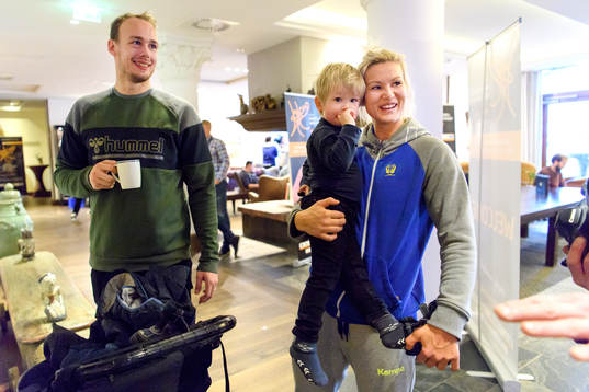 Henrik Toft Hansen och Ulrika Toft Hansen med sonen Oliver