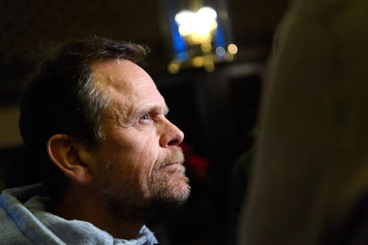 Förbundskapten Thorir Hergeirsson blir intervjuad på en