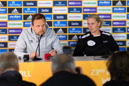 Norges förbundskapten Thorir Hergeirsson och