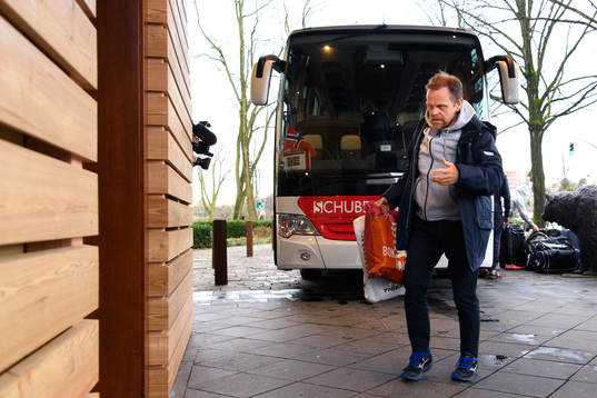 Norges förbundskapten Thorir Hergeirsson på en