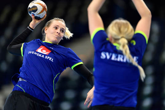 Johanna Westberg på en träning med det svenska landslaget