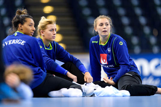Jamina Roberts, Nathalie Hagman och Isabelle Gulldén på