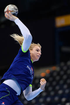Jenny Alm på en träning med det svenska landslaget