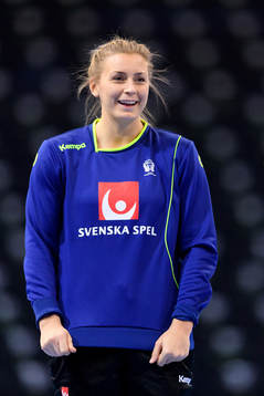 Isabelle Gulldén på en träning med det svenska landslaget