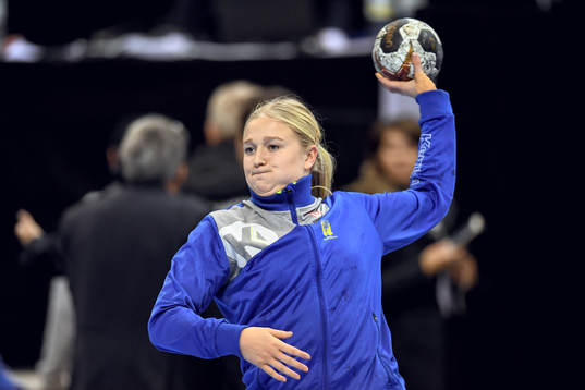 Sveriges Hanna Blomstrand värmer upp