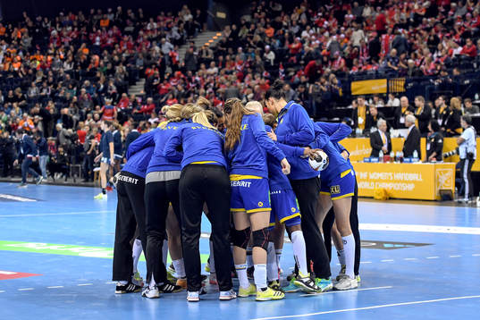 De svenska spelarna laddar