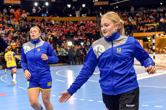 Sveriges Hanna Blomstrand värmer upp