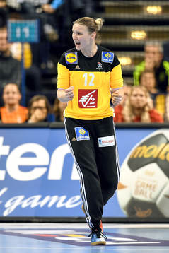 Frankrikes målvakt Amandine Leynaud jublar