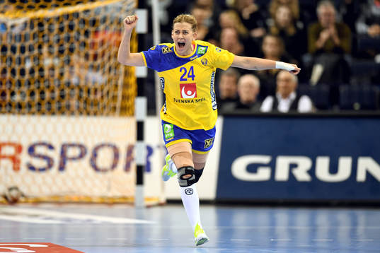 Sveriges Nathalie Hagman jublar
