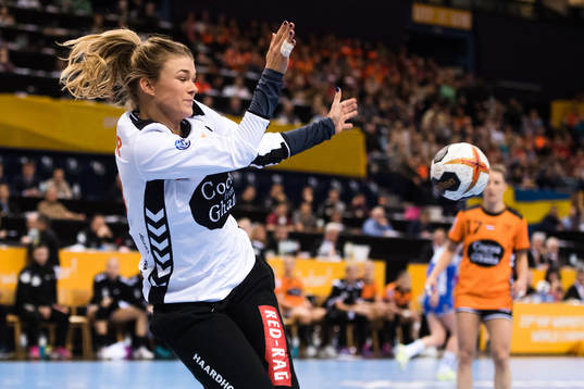 Nederländernas målvakt Tess Wester i bronsmatchen mellan