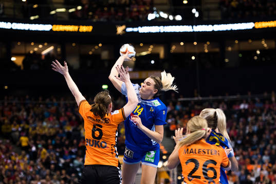 Sveriges Johanna Westberg  i bronsmatchen mellan Sverige