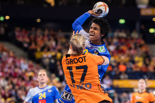 Sveriges Loui Sand  i bronsmatchen mellan Sverige och