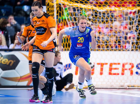 Sveriges Isabelle Gulldén jublar  i bronsmatchen mellan