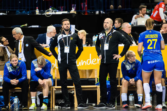 Sveriges förbundskapten Henrik Signell och assisterande