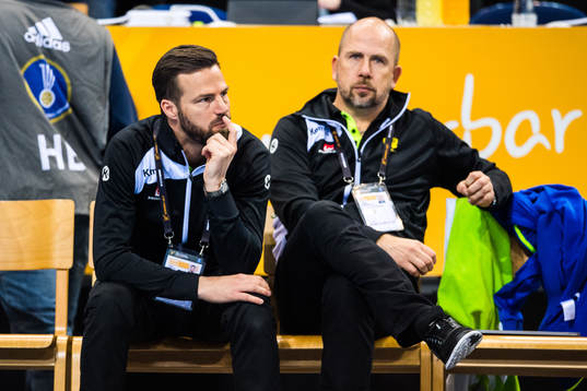 Sveriges förbundskapten Henrik Signell och assisterande
