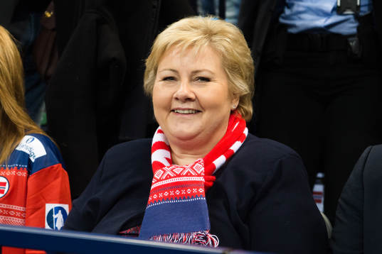 Norges statsminister Erna Solberg före finalen mellan