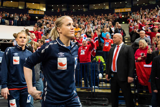 Norges Heidi Løke före finalen mellan Frankrike och Norge