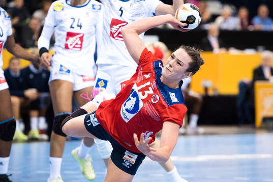 Norges Kari Brattset i finalen mellan Frankrike och Norge