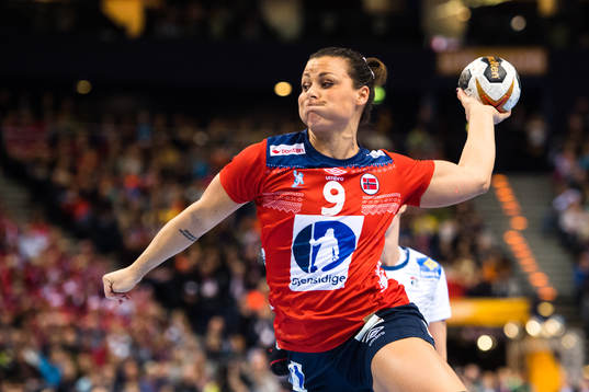 Norges  Nora Mørk  i finalen mellan Frankrike och Norge
