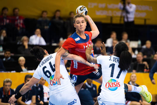 Norges Amanda Kurtovic  i finalen mellan Frankrike och Norge