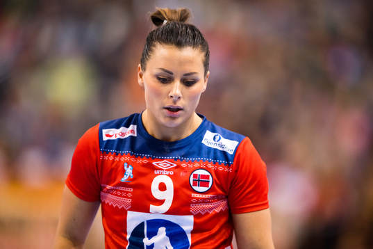 Norges Nora Mørk deppar i finalen mellan Frankrike och