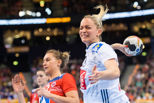 Frankrikes Manon Houette i finalen mellan Frankrike och