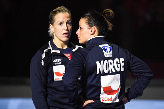Norges Heidi Løke och Nora Mørk deppar