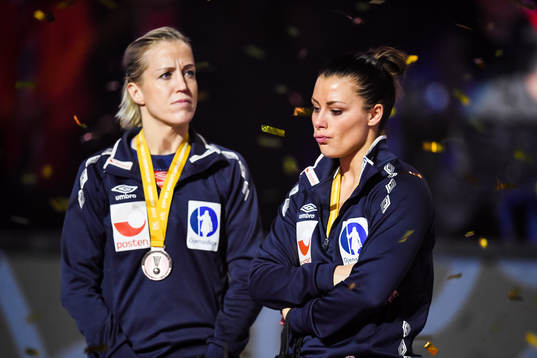 Norges Heidi Løke och Nora Mørk deppar