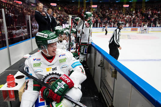 Frölundas Victor Olofsson deppar i båset