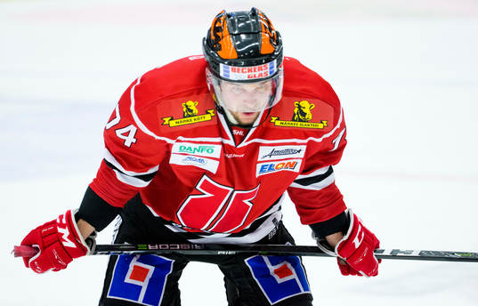 Örebros Viktor Amnér deppar