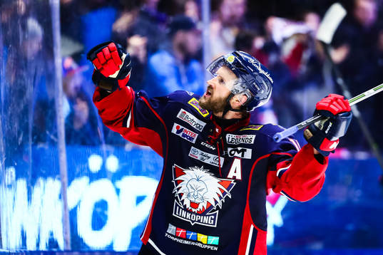 Linköpings Sebastian Karlsson jublar