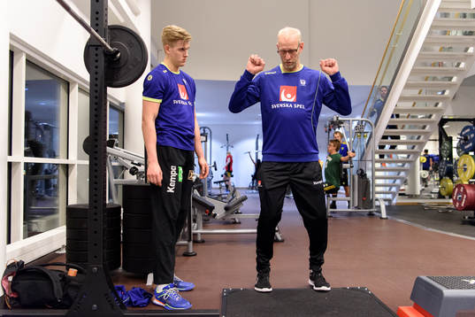 Målvakt Tobias Thulin och målvaktstränare Mats Olsson
