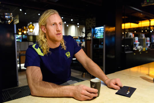 Målvakt Mikael Appelgren blir intervjuad
