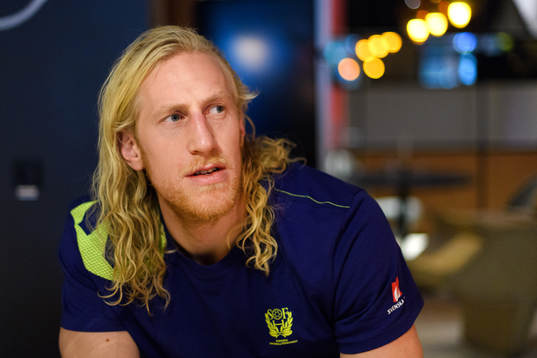 Målvakt Mikael Appelgren blir intervjuad