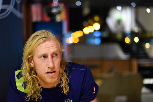 Målvakt Mikael Appelgren blir intervjuad