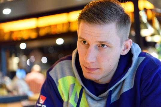 Linus Arnesson blir intervjuad